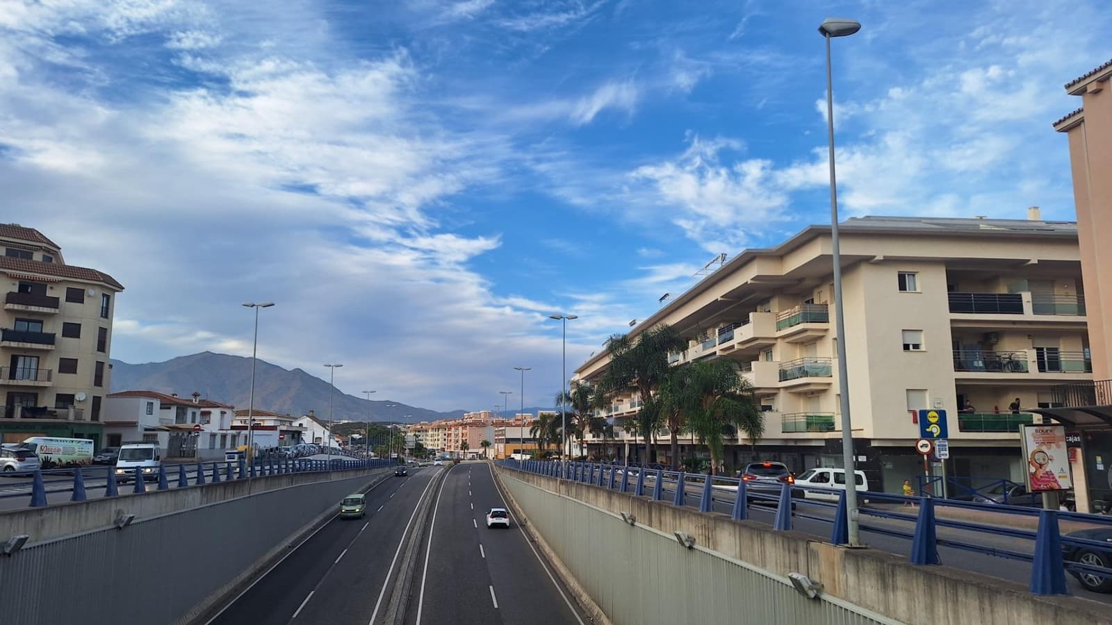 Kaupallinen vuokrattavana paikassa San Luis de Sabinillas - 2 499 € (Ref: 9645048)