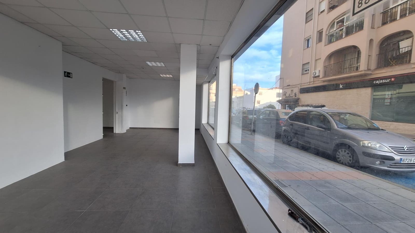 Kaupallinen vuokrattavana paikassa San Luis de Sabinillas - 2 499 € (Ref: 9645048)