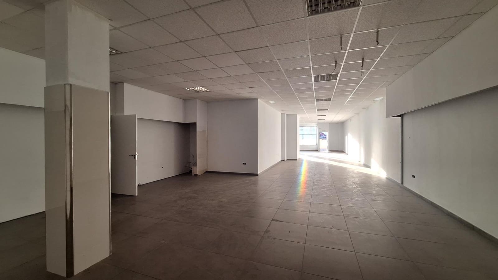 Kaupallinen vuokrattavana paikassa San Luis de Sabinillas - 2 499 € (Ref: 9645048)