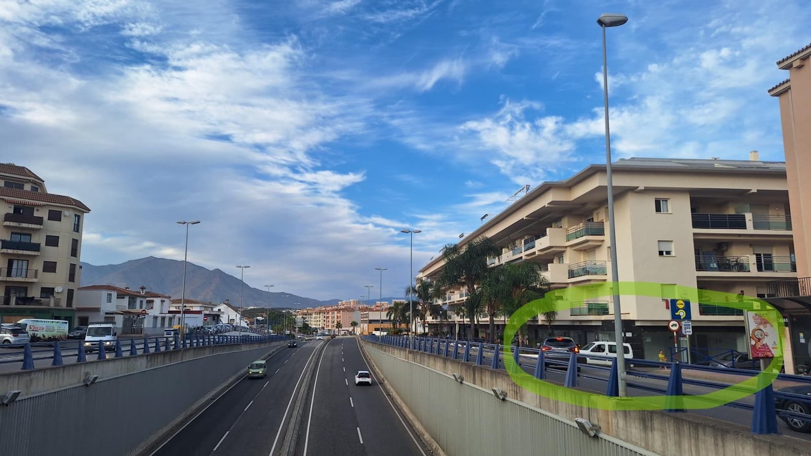 Kaupallinen vuokrattavana paikassa San Luis de Sabinillas - 2 499 € (Ref: 9645048)