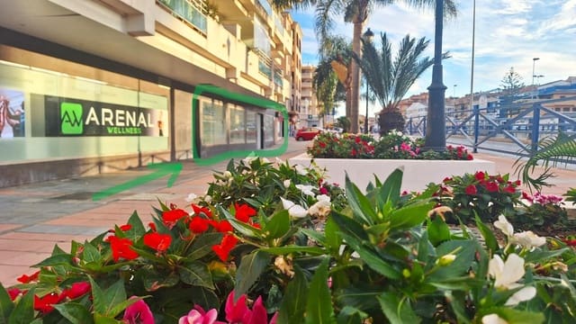 Kaupallinen vuokrattavana paikassa San Luis de Sabinillas, Manilva - 2 499 € (Ref: 9645048)