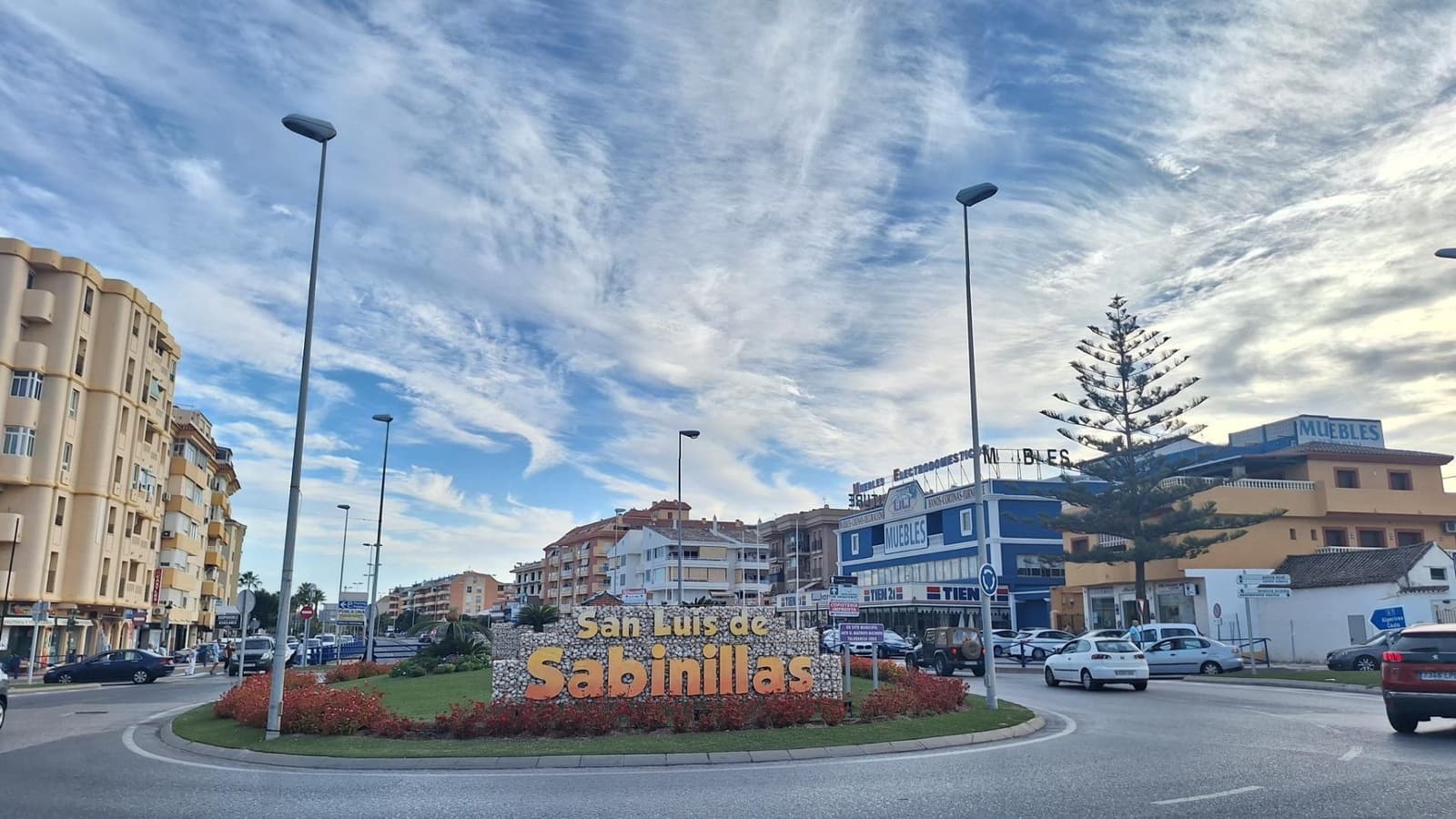 Kaupallinen vuokrattavana paikassa San Luis de Sabinillas - 2 499 € (Ref: 9645048)