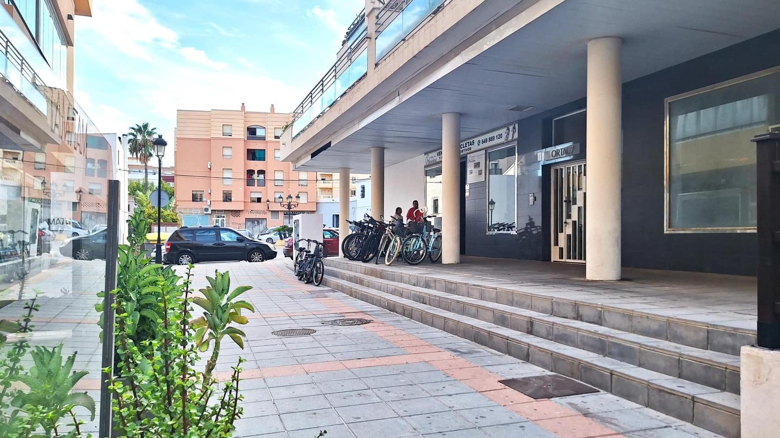 Kaupallinen vuokrattavana paikassa San Luis de Sabinillas - 2 499 € (Ref: 9645048)