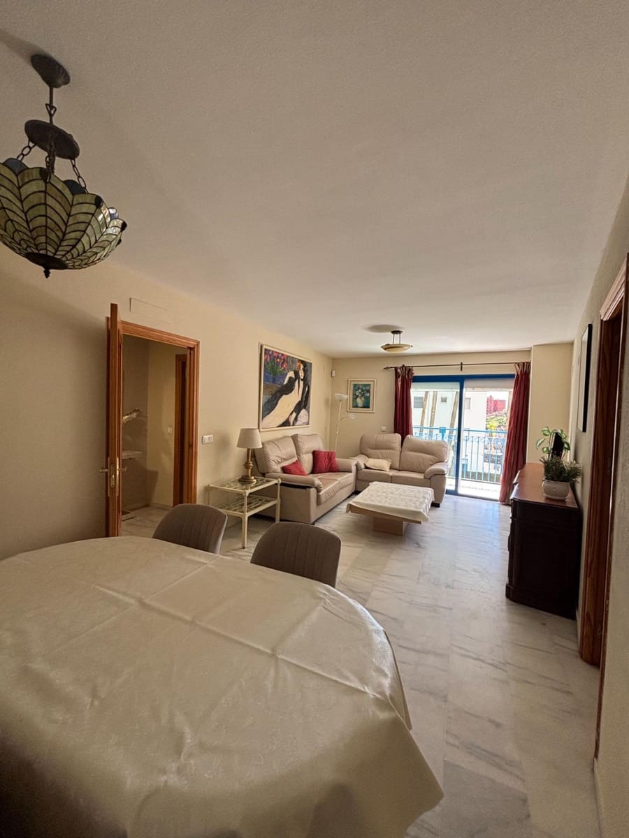 3 bedroom Apartment for rent in Estepona with garage - € 1,500 (Ref: 9695370)