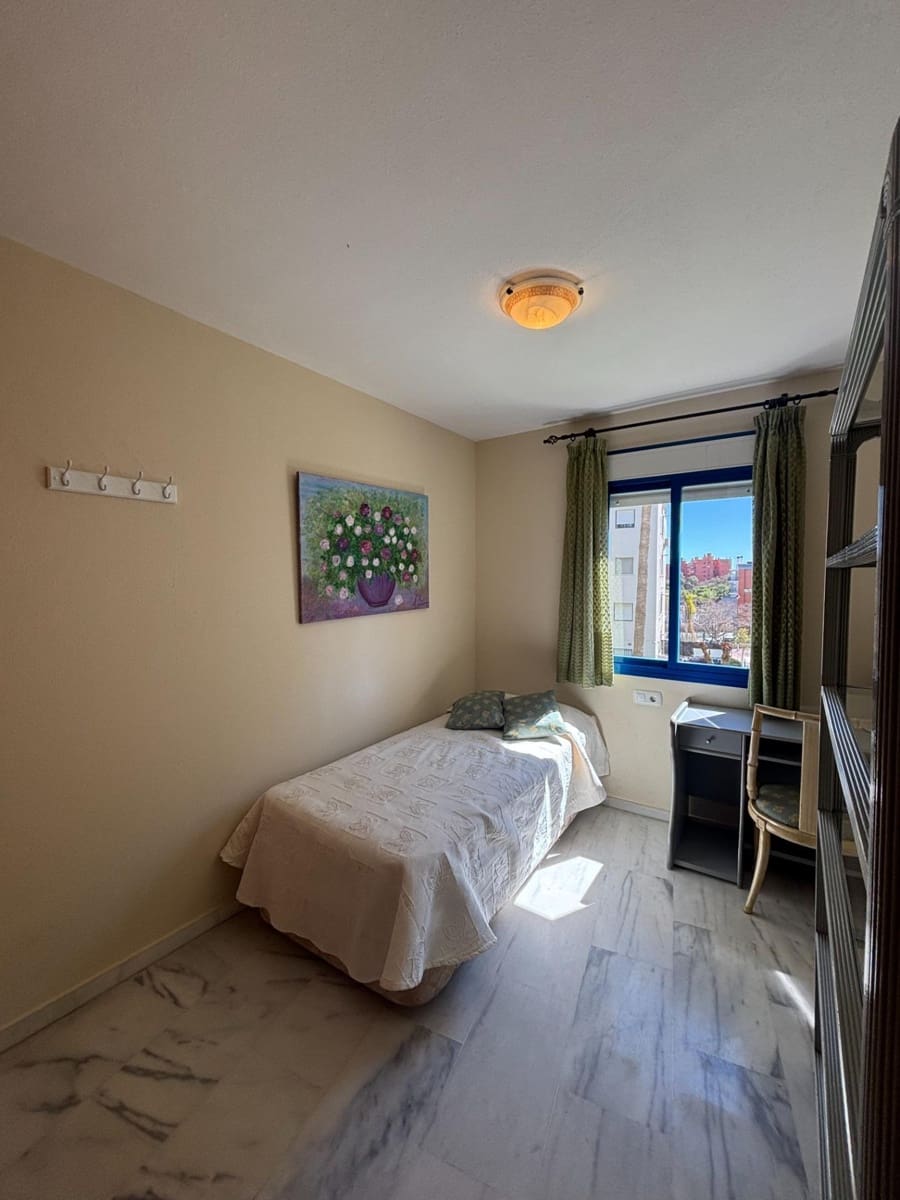 3 bedroom Apartment for rent in Estepona with garage - € 1,500 (Ref: 9695370)