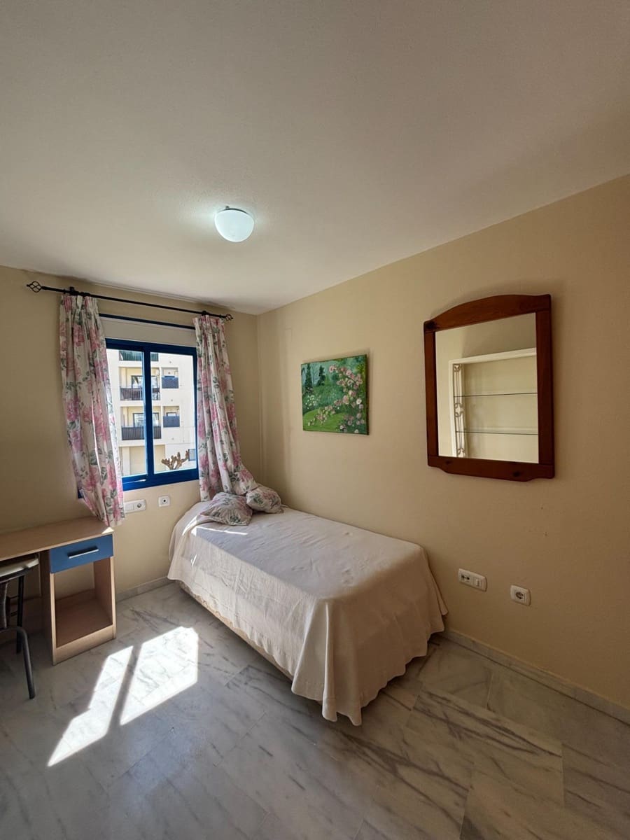 3 bedroom Apartment for rent in Estepona with garage - € 1,500 (Ref: 9695370)