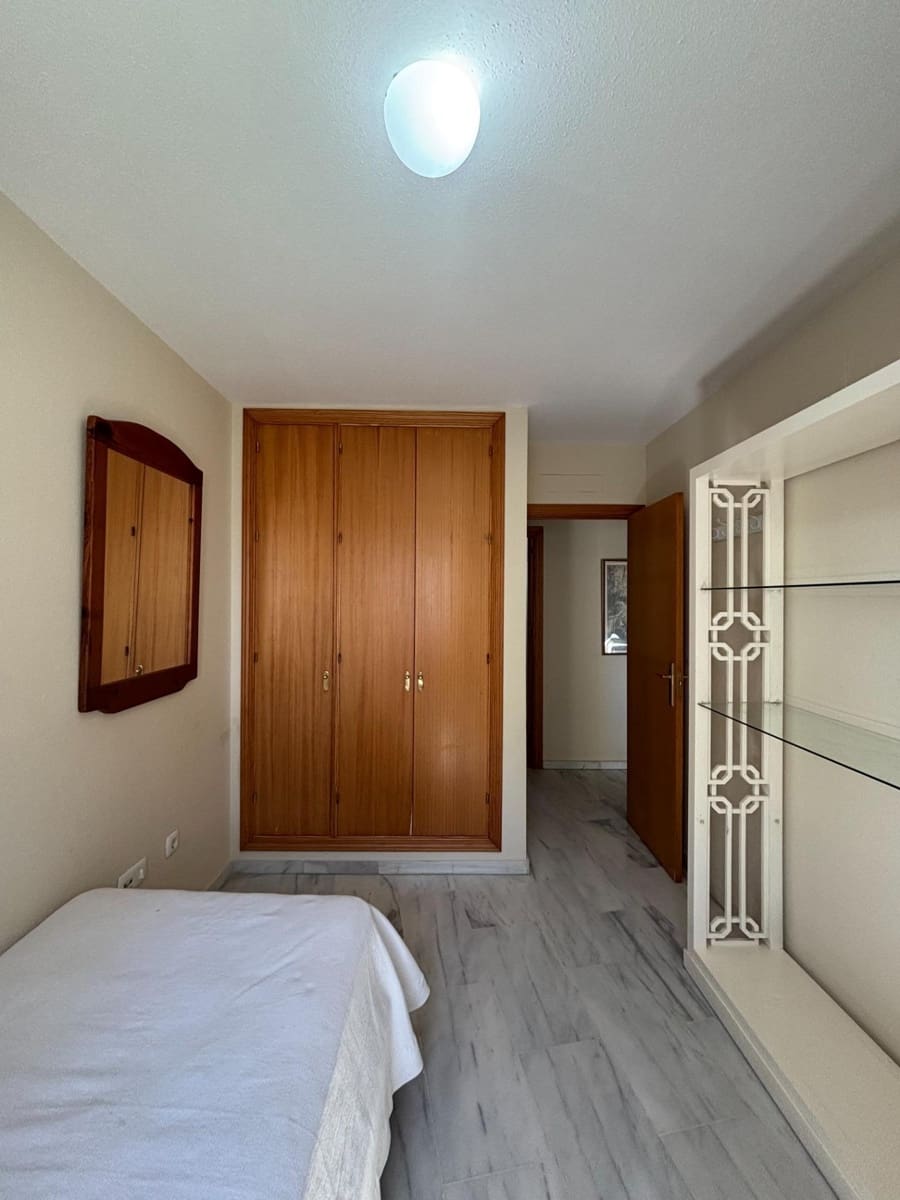 3 bedroom Apartment for rent in Estepona with garage - € 1,500 (Ref: 9695370)