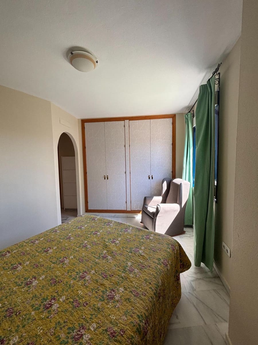 3 bedroom Apartment for rent in Estepona with garage - € 1,500 (Ref: 9695370)