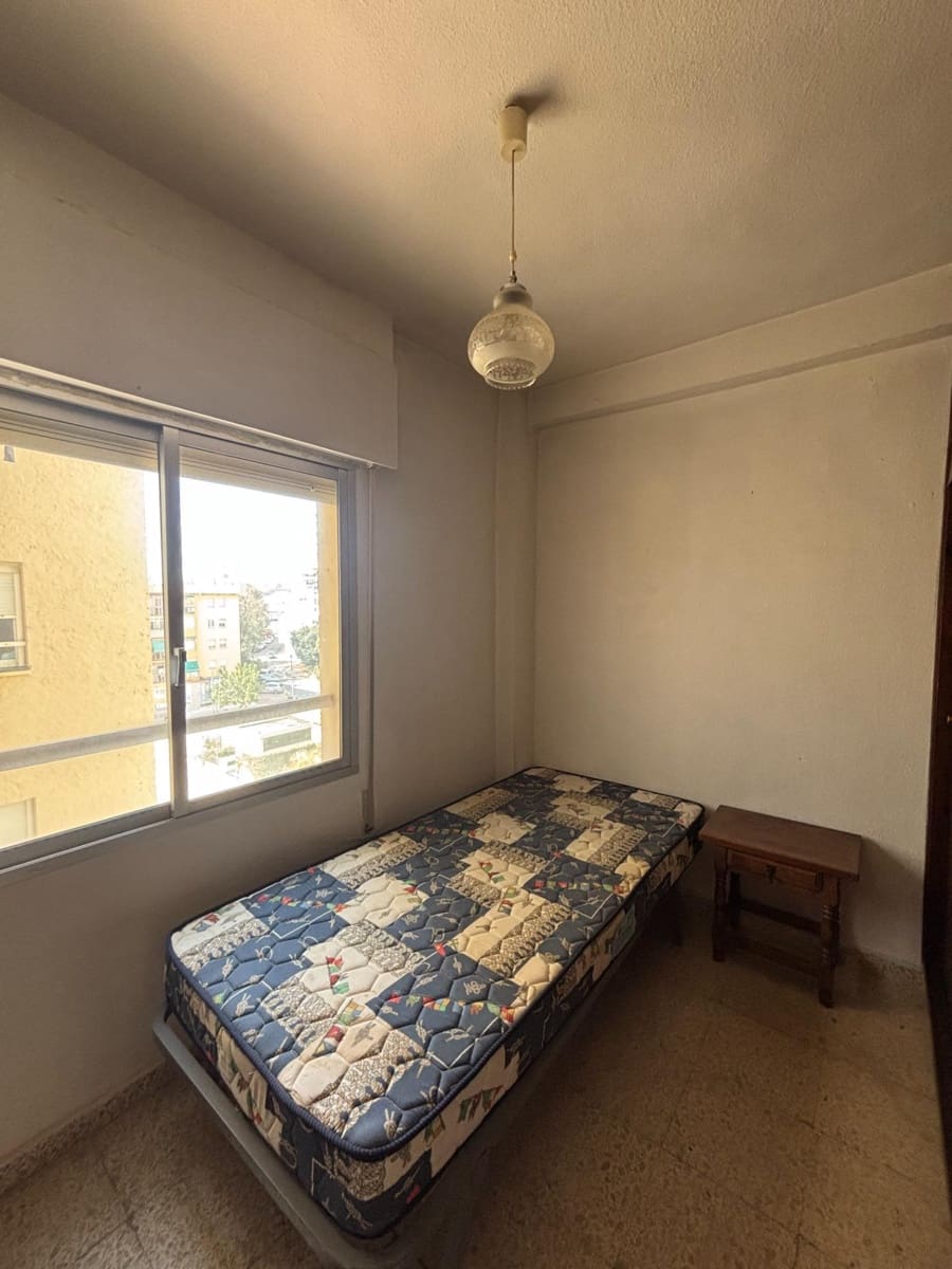 3 sypialnia Apartament na sprzedaż w Estepona - 200 000 € (Ref: 9719982)