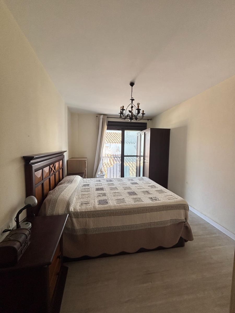 3 sovrum Lägenhet till salu i Estepona - 425 000 € (Ref: 9818252)