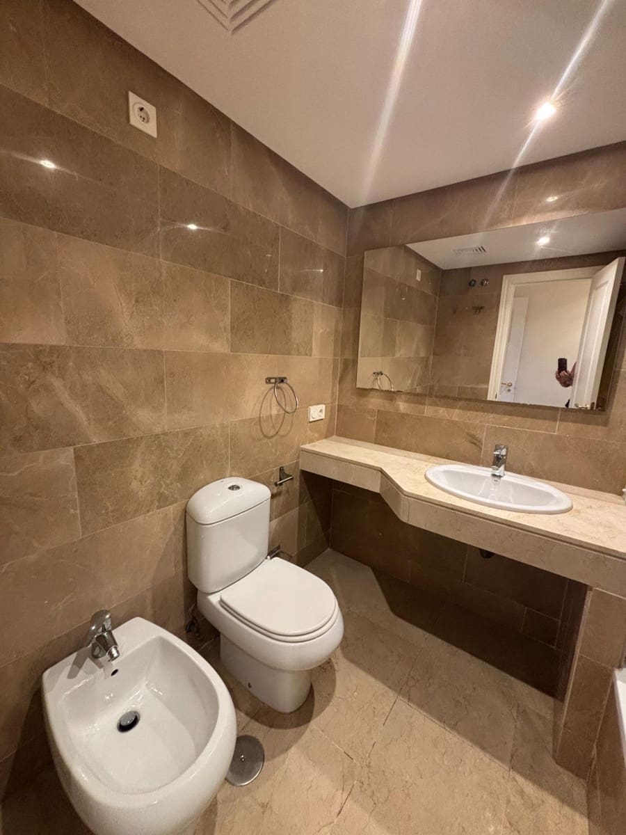 2 bedroom Apartment for sale in San Luis de Sabinillas with garage - € 260,000 (Ref: 9825274)
