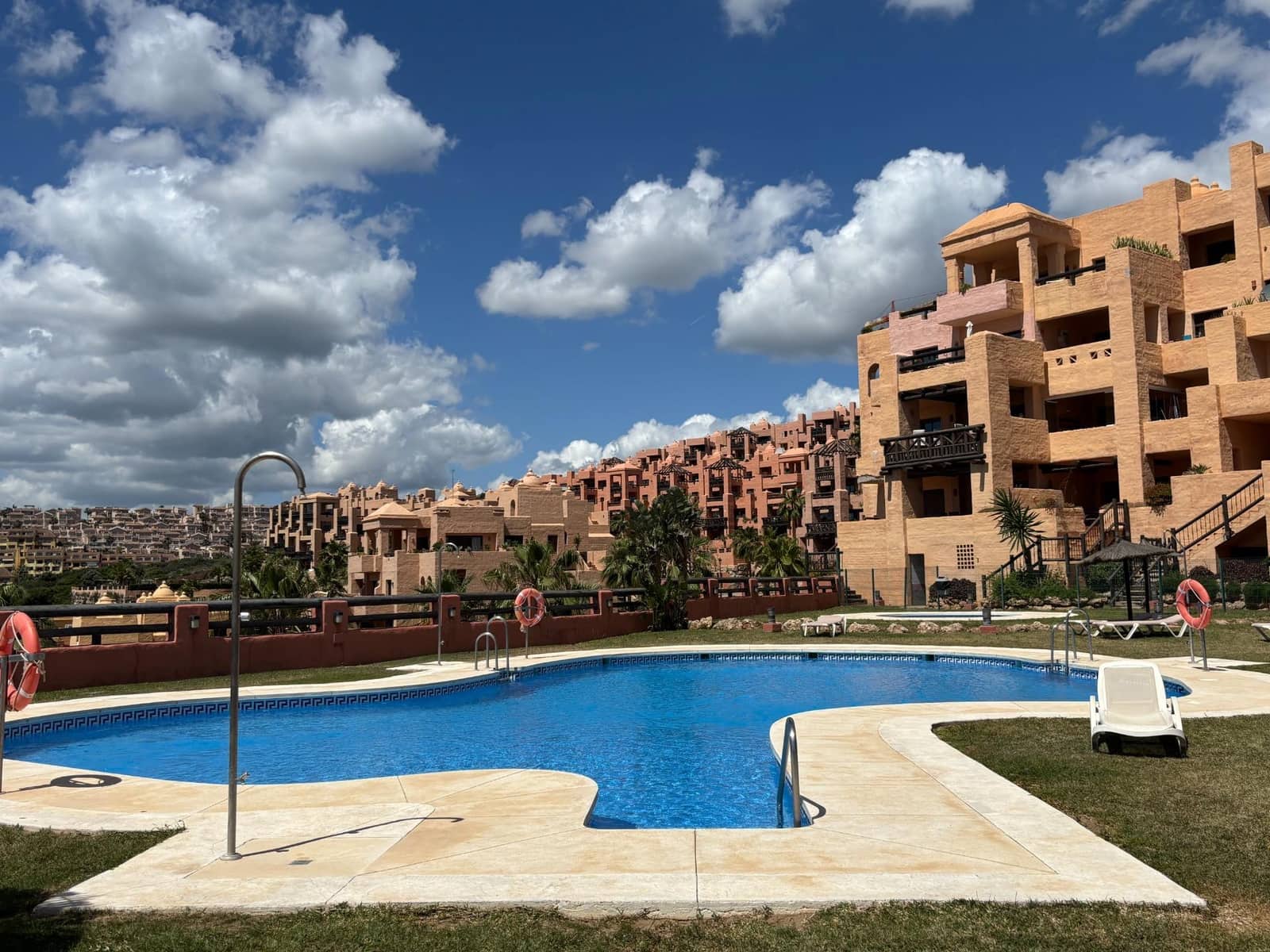2 bedroom Apartment for sale in San Luis de Sabinillas with garage - € 260,000 (Ref: 9825274)