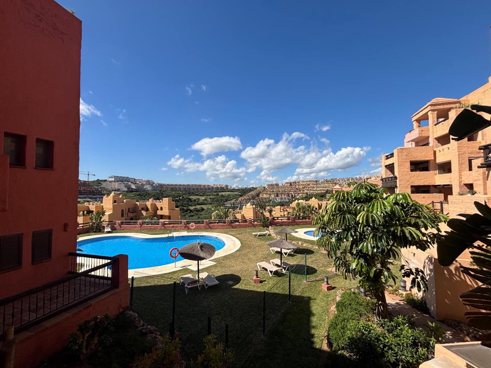 2 bedroom Apartment for sale in San Luis de Sabinillas with garage - € 260,000 (Ref: 9825274)