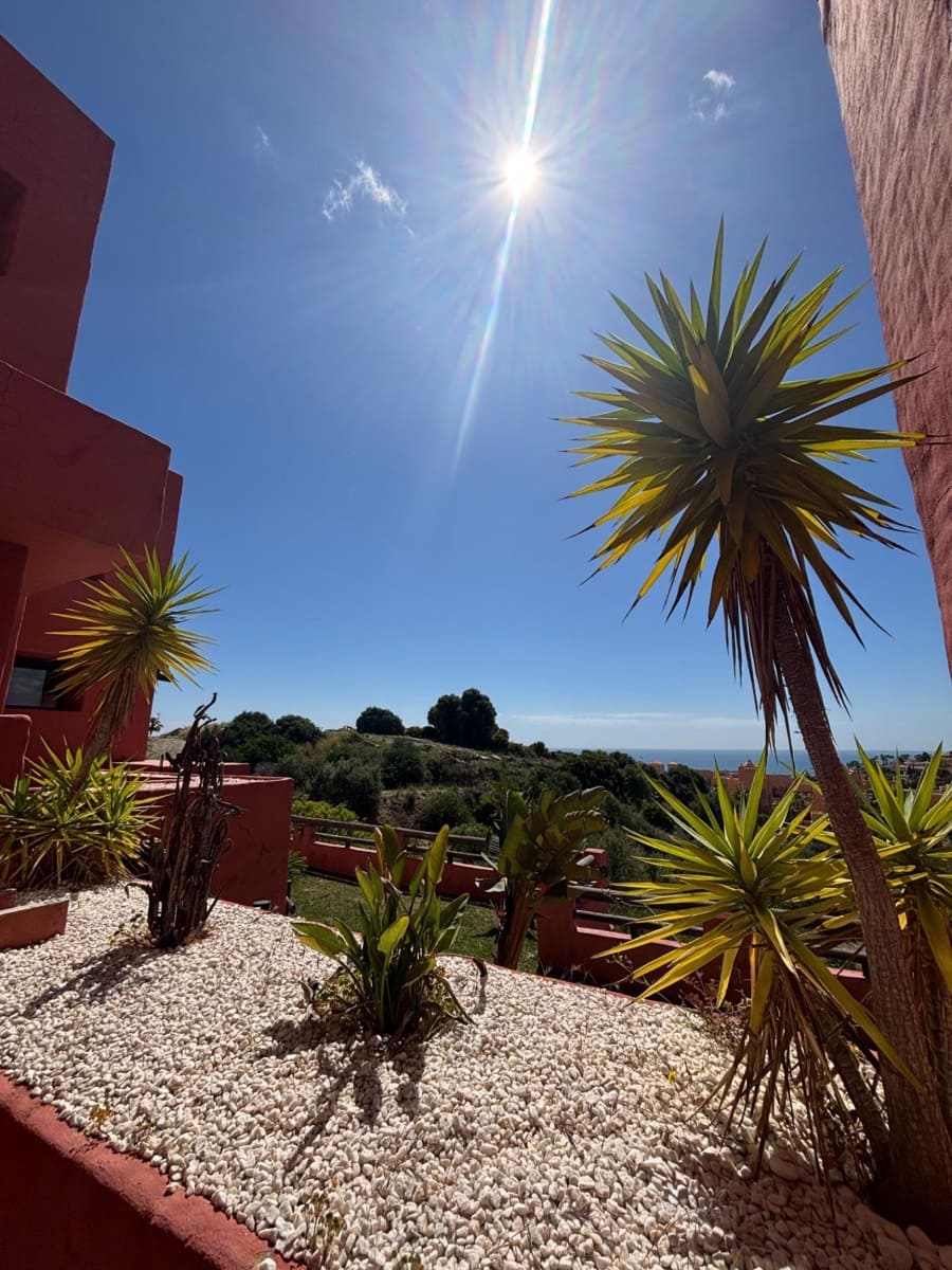 2 bedroom Apartment for sale in San Luis de Sabinillas with garage - € 260,000 (Ref: 9825274)