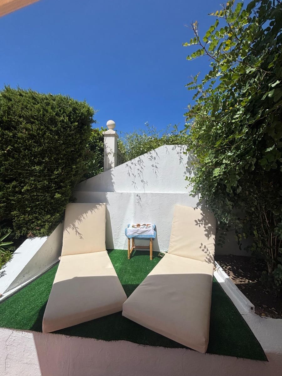 3 chambre Villa/Maison Mitoyenne à vendre à Estepona - 590 000 € (Ref: 9936656)