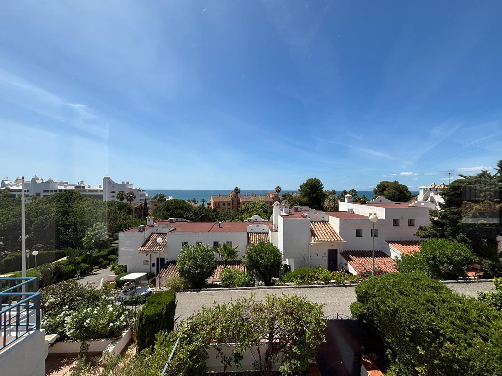 3 chambre Villa/Maison Mitoyenne à vendre à Estepona - 590 000 € (Ref: 9936656)