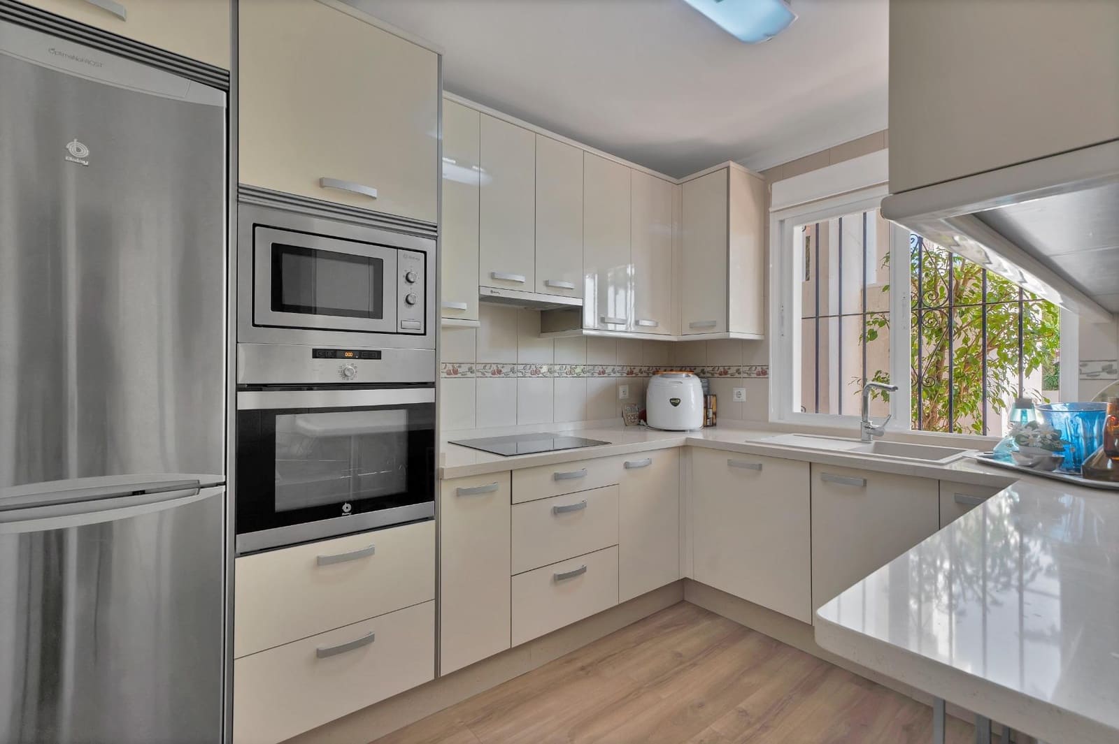 3 bedroom Terraced Villa for sale in Estepona - € 590,000 (Ref: 9936656)