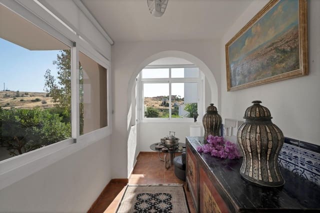 3 slaapkamer Rijtjeshuis te koop in Seghers, Estepona - € 590.000 (Ref: 9936656)