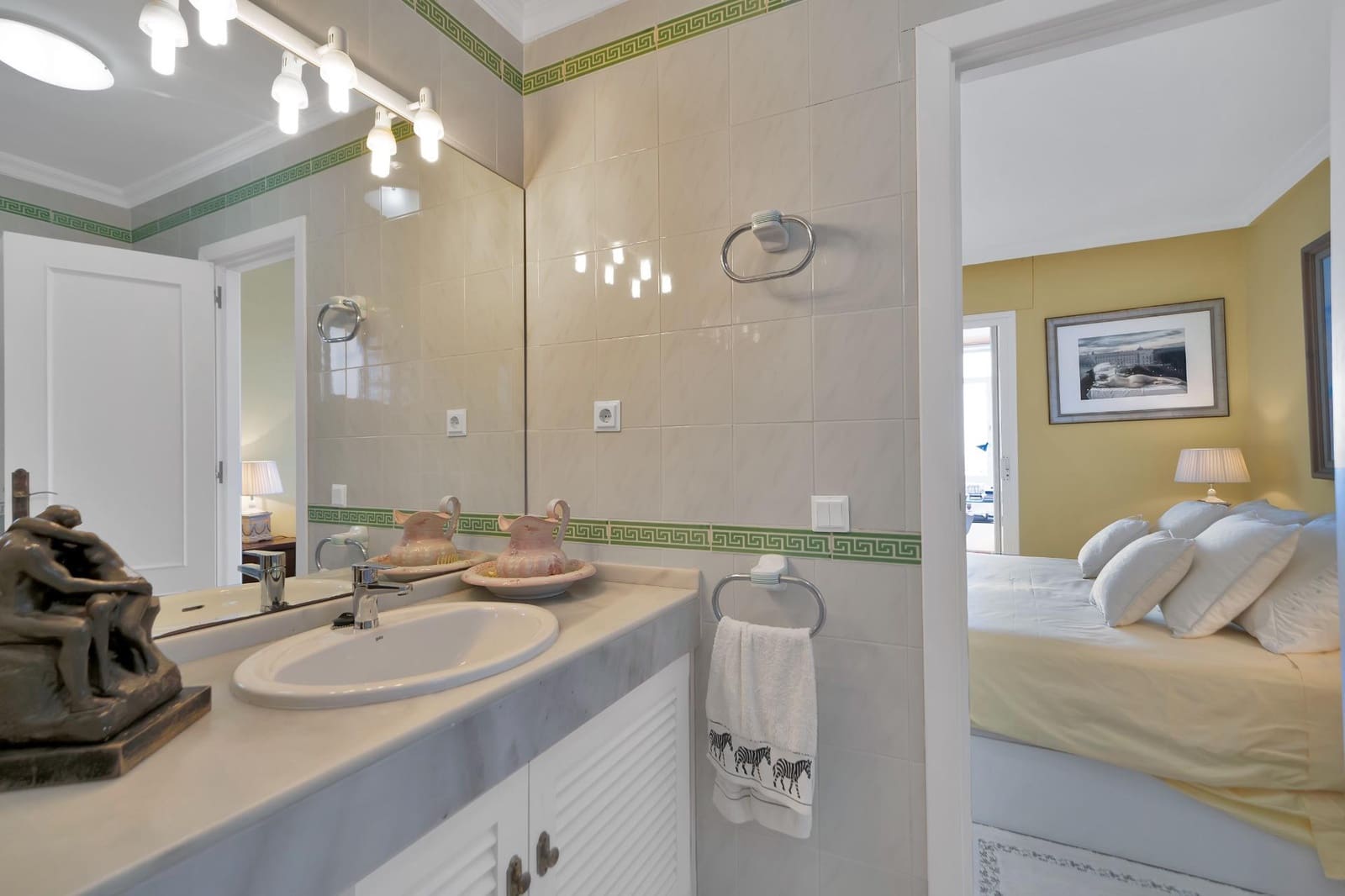 3 bedroom Terraced Villa for sale in Estepona - € 590,000 (Ref: 9936656)