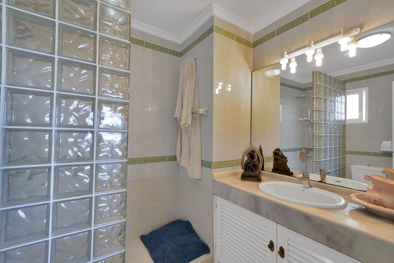 3 bedroom Terraced Villa for sale in Estepona - € 590,000 (Ref: 9936656)
