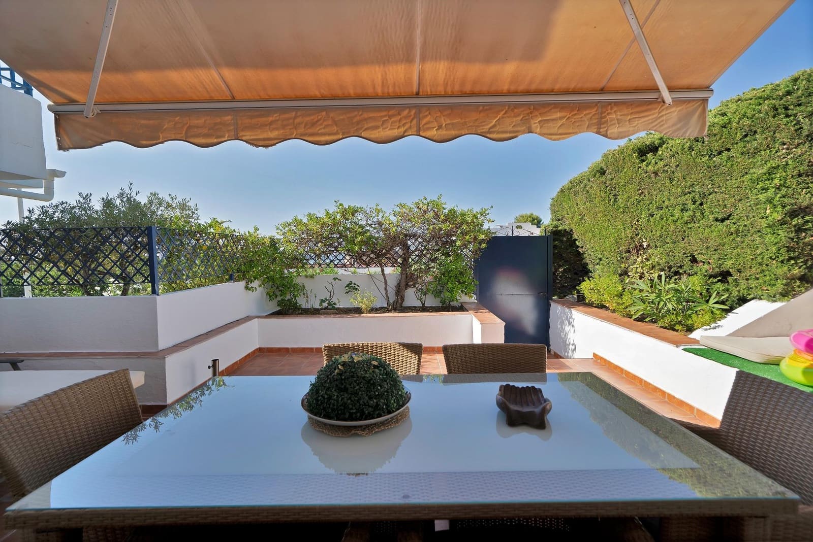 3 bedroom Terraced Villa for sale in Estepona - € 590,000 (Ref: 9936656)