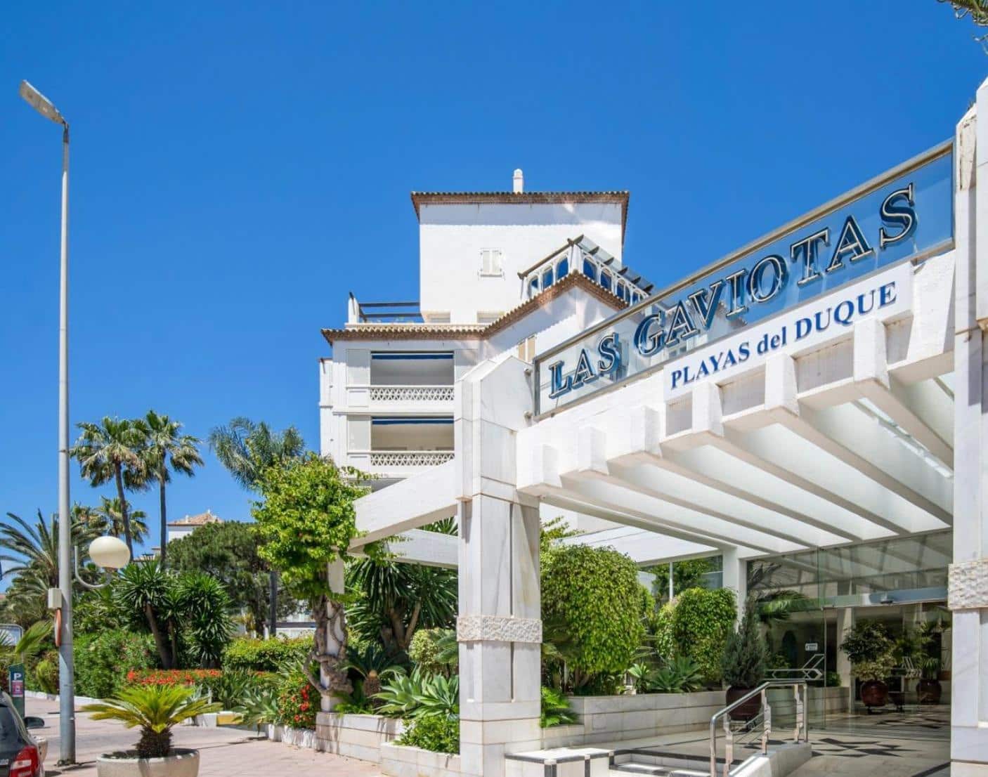 3 bedroom Flat for sale in Puerto Banus with garage - € 1,595,000 (Ref: 9938222)
