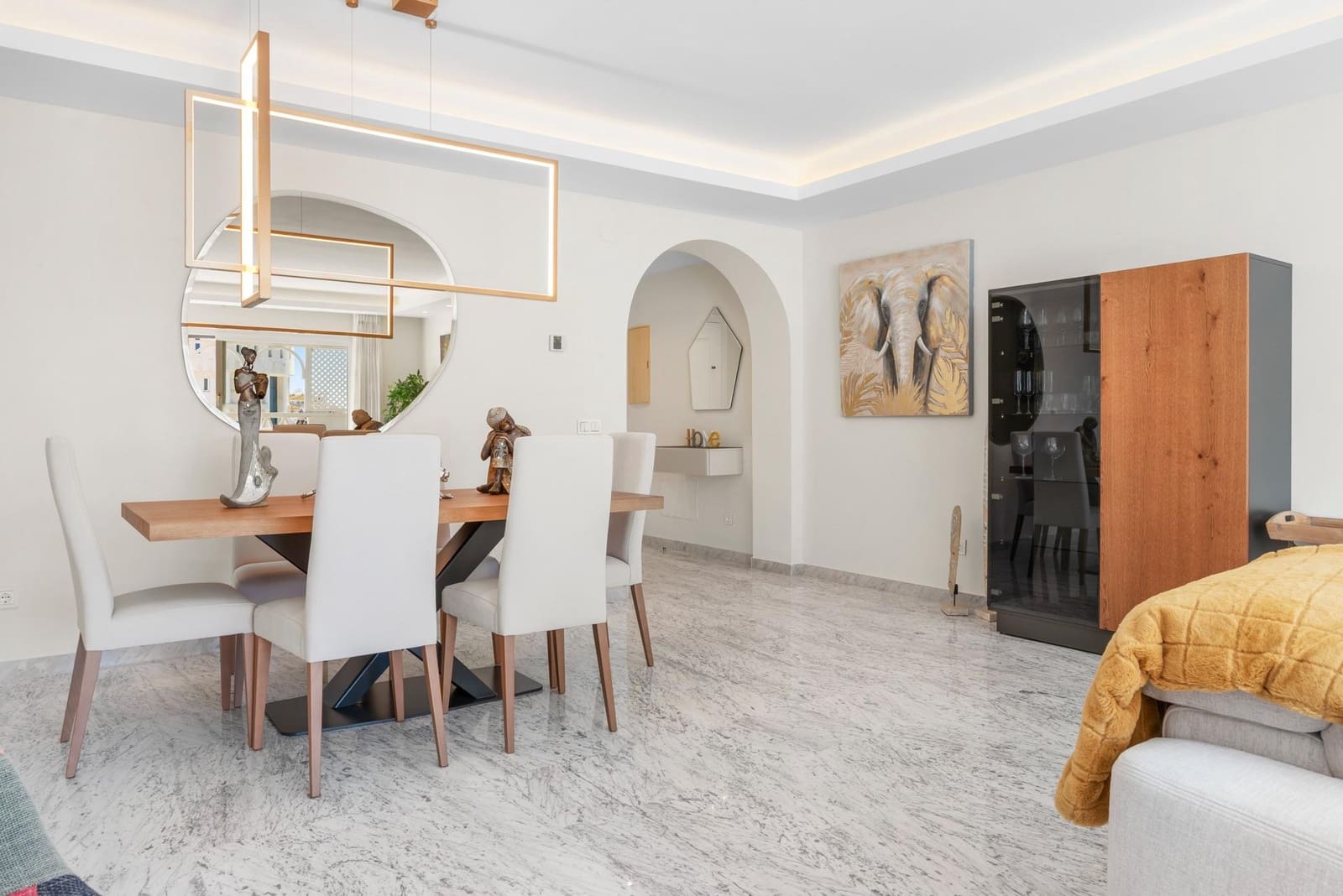 3 bedroom Flat for sale in Puerto Banus with garage - € 1,595,000 (Ref: 9938222)
