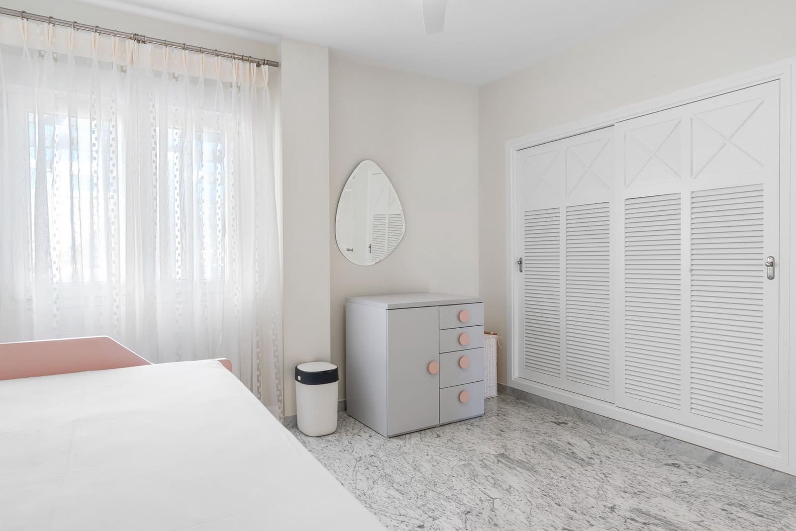 3 bedroom Flat for sale in Puerto Banus with garage - € 1,595,000 (Ref: 9938222)