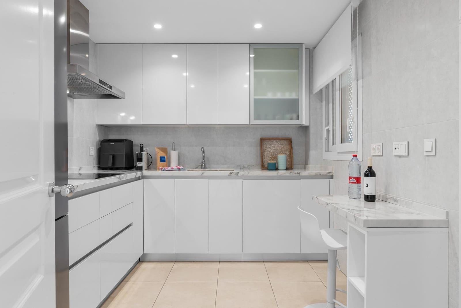 3 bedroom Flat for sale in Puerto Banus with garage - € 1,595,000 (Ref: 9938222)