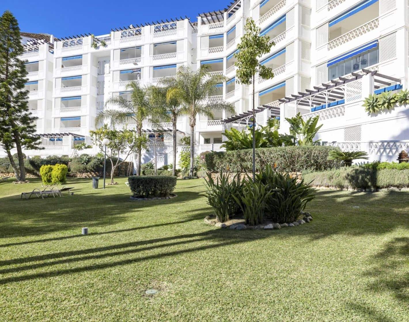 3 bedroom Flat for sale in Puerto Banus with garage - € 1,595,000 (Ref: 9938222)