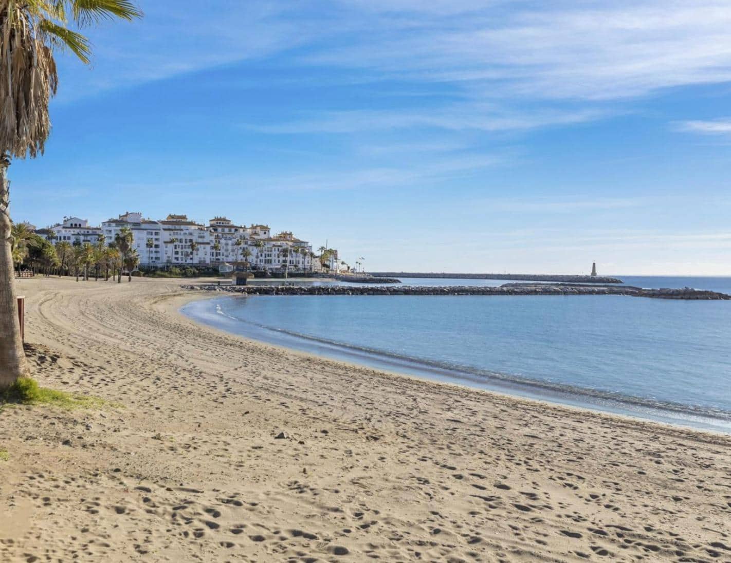 3 bedroom Flat for sale in Puerto Banus with garage - € 1,595,000 (Ref: 9938222)