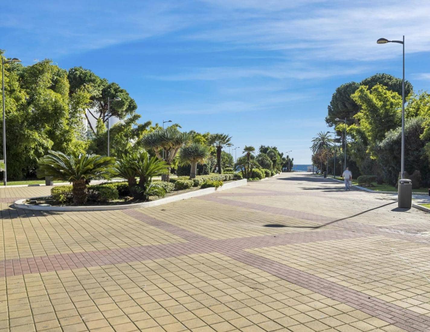 3 bedroom Flat for sale in Puerto Banus with garage - € 1,595,000 (Ref: 9938222)