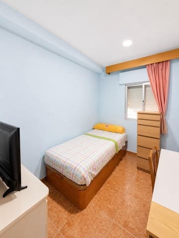 3 bedroom Flat for sale in Centro, Estepona - € 219,000 (Ref: 9975461)