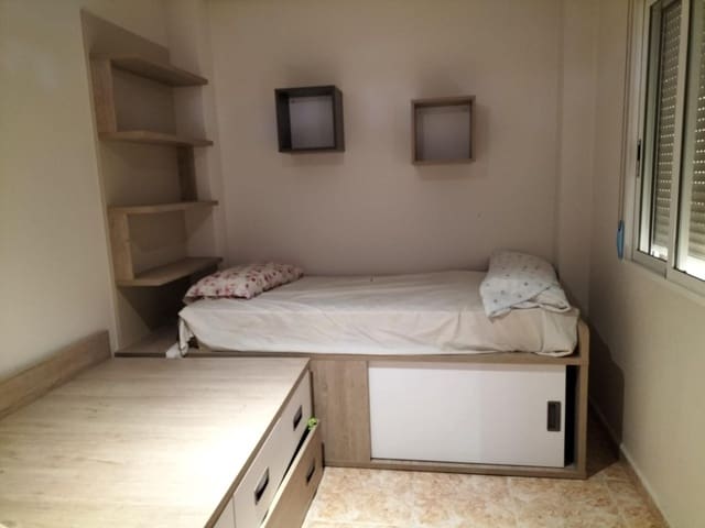 3 soveværelse Byhus til salg i Cox med garage - € 220.000 (Ref: 9115000)