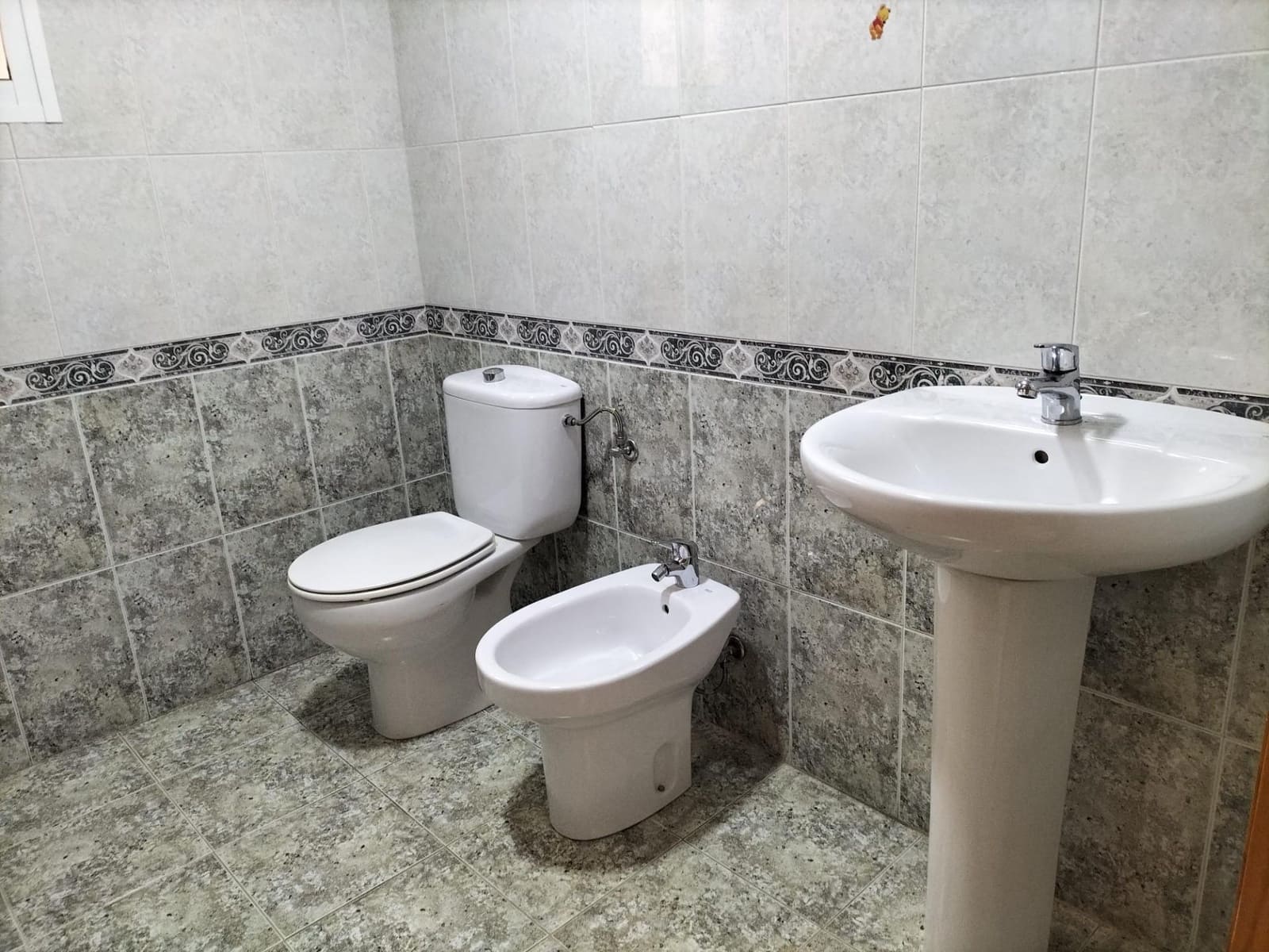 3 soveværelse Byhus til salg i Cox med garage - € 220.000 (Ref: 9115000)