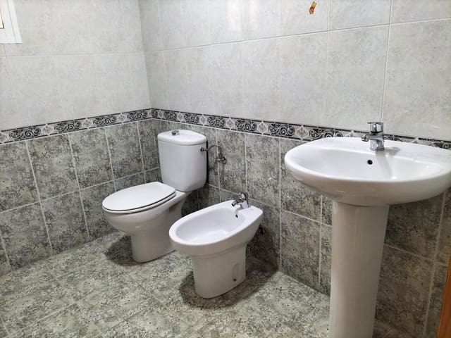 3 soveværelse Byhus til salg i Cox med garage - € 220.000 (Ref: 9115000)