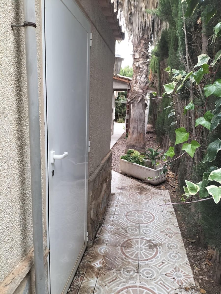 4 bedroom Villa for sale in Benferri with garage - € 190,000 (Ref: 9187023)