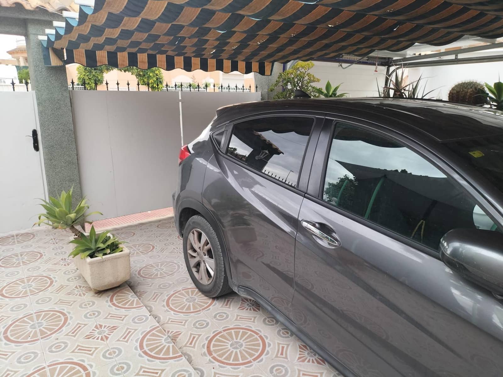 4 bedroom Villa for sale in Benferri with garage - € 190,000 (Ref: 9187023)