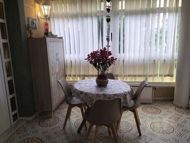 4 bedroom Villa for sale in Benferri with garage - € 190,000 (Ref: 9187023)