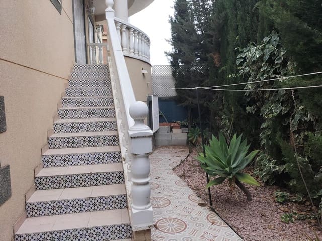 4 bedroom Villa for sale in Benferri with garage - € 190,000 (Ref: 9187023)