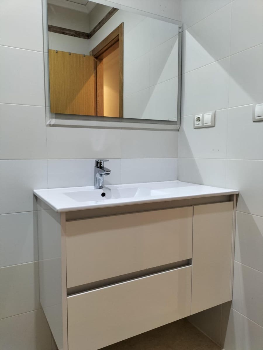 3 bedroom Flat for sale in Cox with garage - € 125,000 (Ref: 9308590)