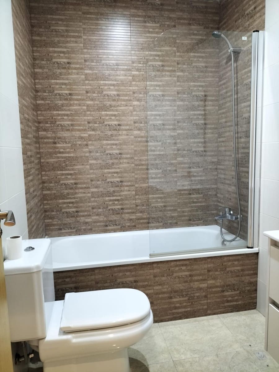 3 bedroom Flat for sale in Cox with garage - € 125,000 (Ref: 9308590)