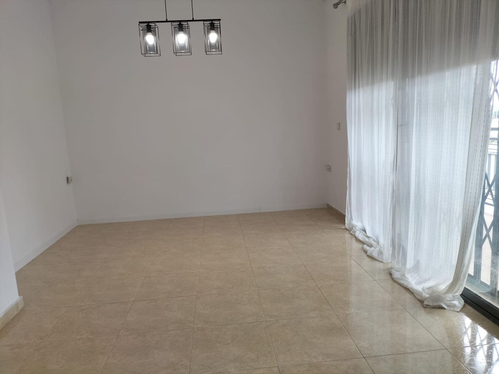 3 bedroom Flat for sale in Cox with garage - € 125,000 (Ref: 9308590)