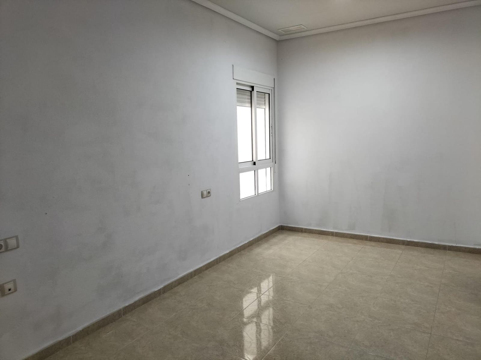 3 bedroom Flat for sale in Cox with garage - € 125,000 (Ref: 9308590)