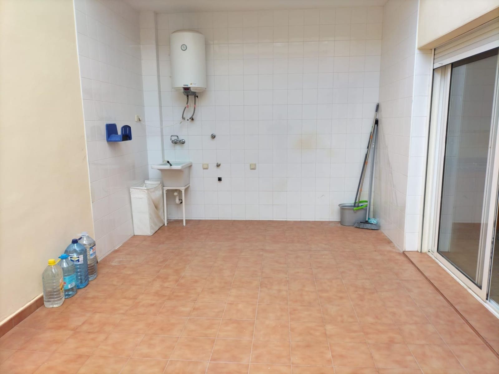 3 bedroom Flat for sale in Cox with garage - € 125,000 (Ref: 9308590)