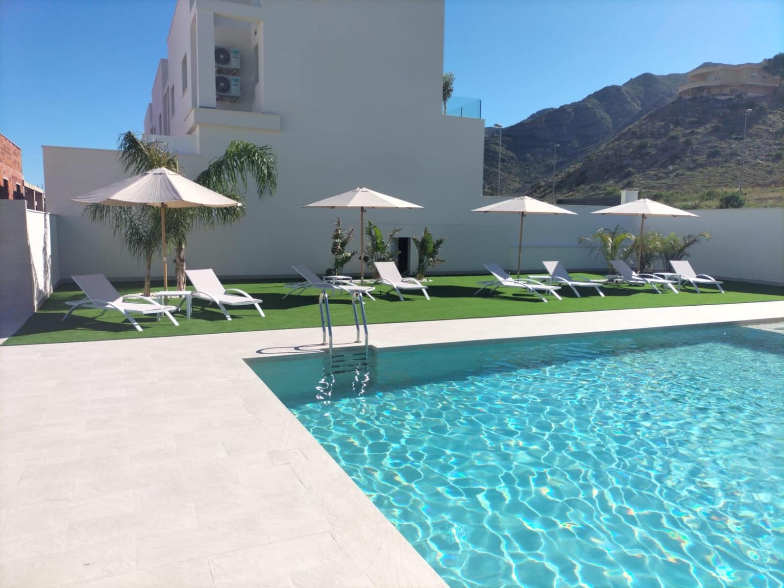 3 slaapkamer Appartement te koop in Cox met zwembad garage - € 244.000 (Ref: 9403478)