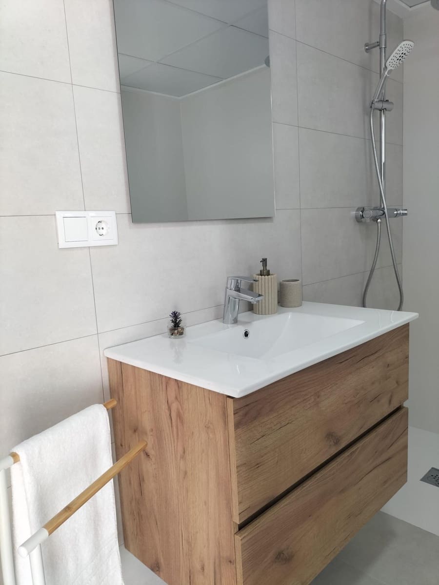 3 slaapkamer Appartement te koop in Cox met zwembad garage - € 255.000 (Ref: 9437198)