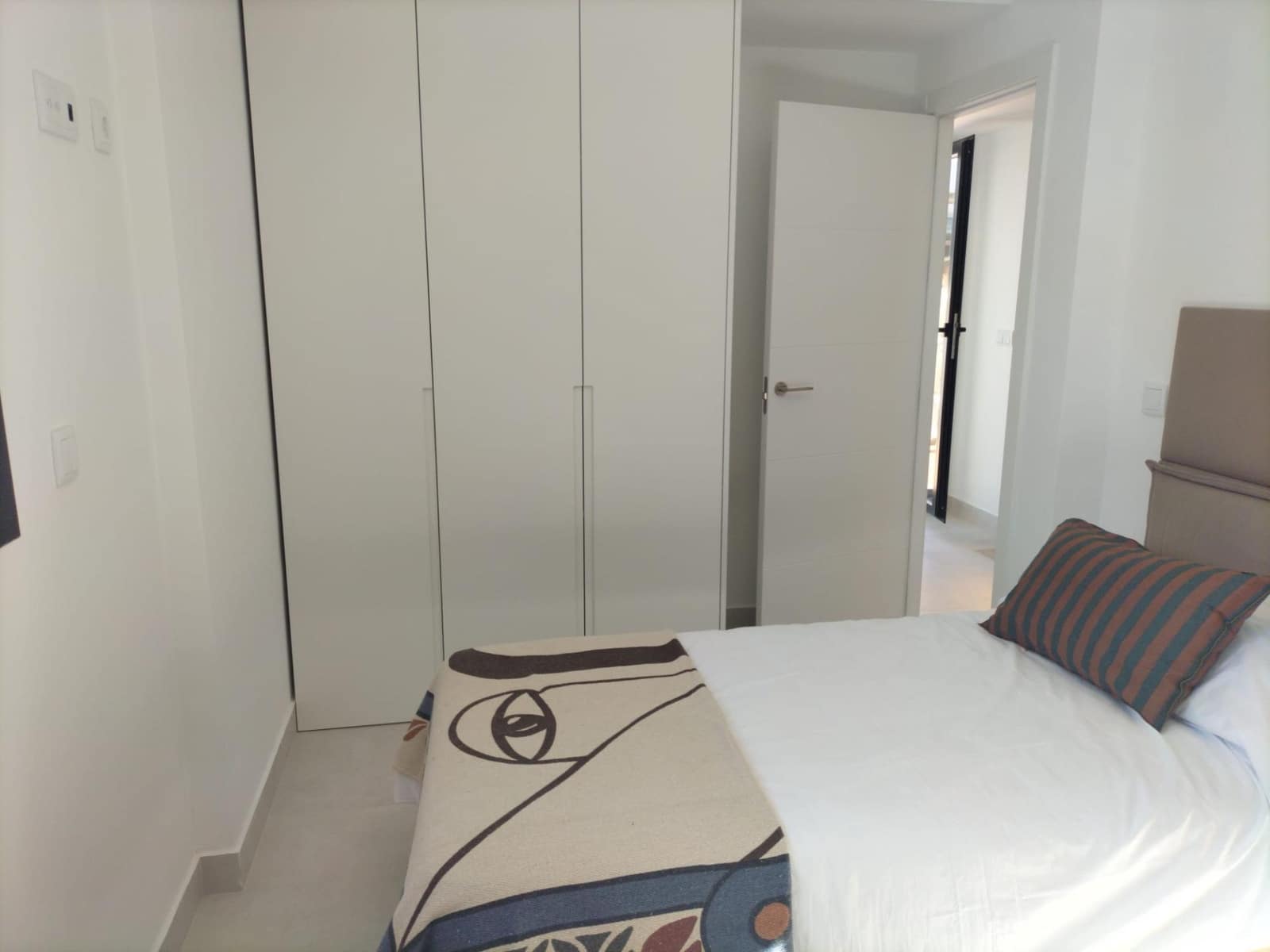 3 slaapkamer Appartement te koop in Cox met zwembad garage - € 255.000 (Ref: 9437198)