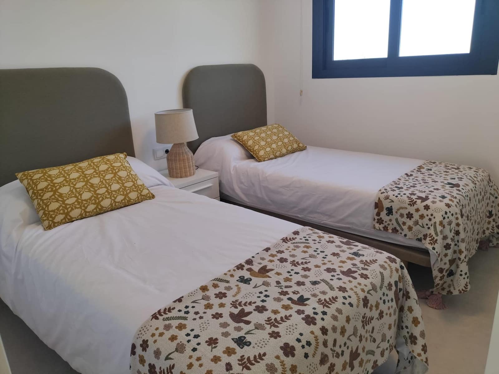 3 slaapkamer Appartement te koop in Cox met zwembad garage - € 255.000 (Ref: 9437198)