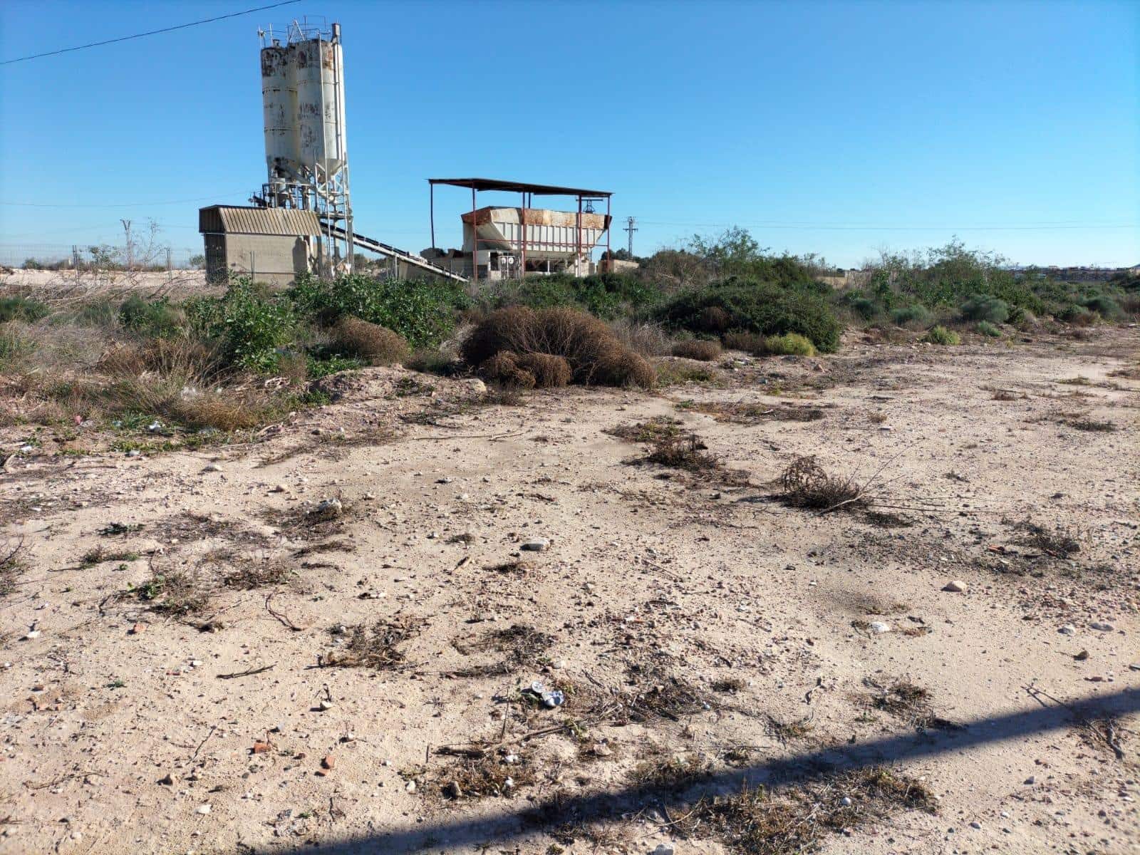 Mark till salu i Cox - 60 000 € (Ref: 9437201)